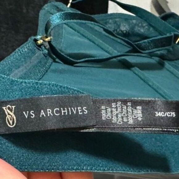 NWOT Victoria's Secret Women's Cut Emerald Green 34C Convertible Lace Bustier - Picture 4 of 6